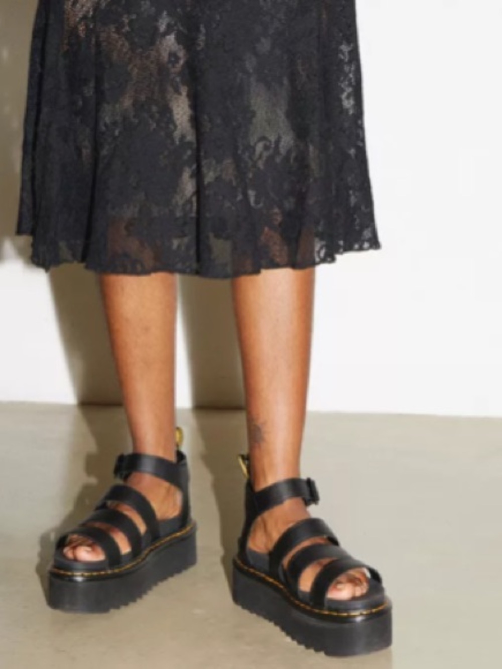 DR. MARTENS BLAIRE HYDRO LEATHER PLATFORM GLADIATOR SANDALS,Black, Size 11, NWOT